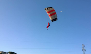 babbo natale paracadute