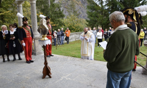 bannio esterno chiesa benedizione milizia