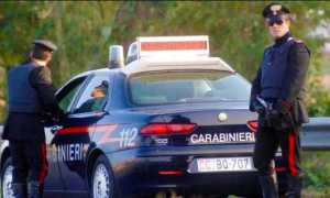 carabinieri auto agenti piedi