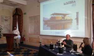 catamarano elettrico stresa