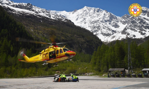 decolo piazzola montagne rosa sole