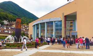 fabbrica villa esterno gente