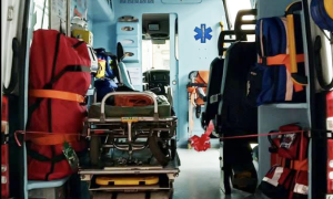 interno barella ambulanza