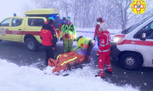 neve ambulanza jeep barella