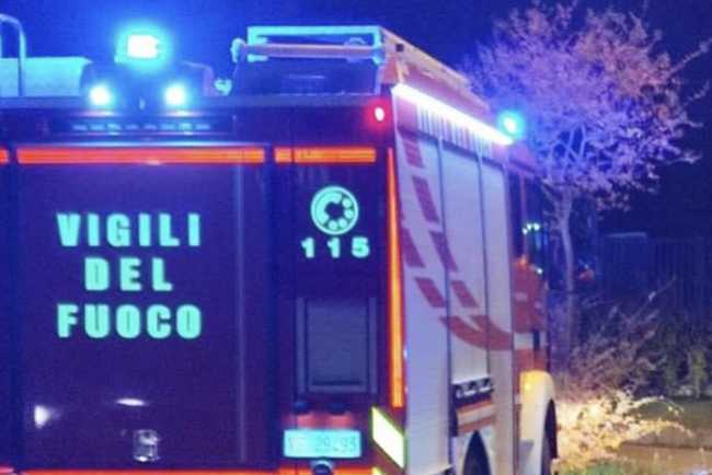 notte camion scritta vvf