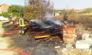 vigili fuoco legna prato