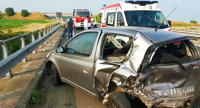 incidente autostrada vigili ambulanza utilitaria giu17 images articles 2017 giugno