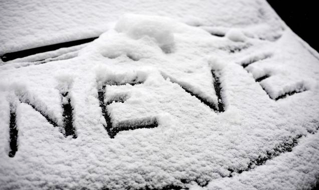 neve vetro auto scritta