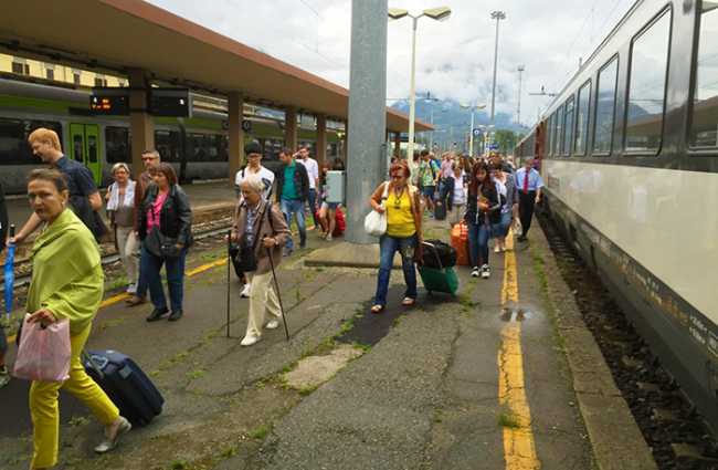 passeggeri treno stazione