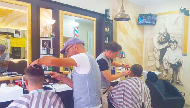 schermo monitor villaggio acconciature claudio