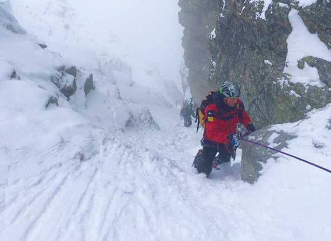 soccorso neve cordata canalone salita