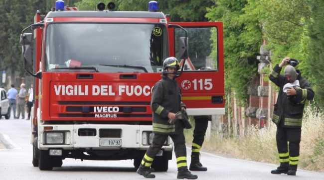 vigili del fuoco camion