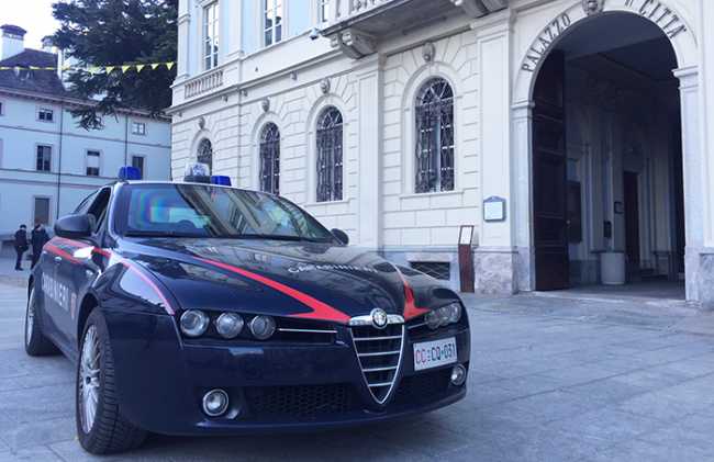 carabinieri comune auto domo
