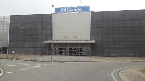 Castelletto Ticino, palazzetto verso una possibile riapertura