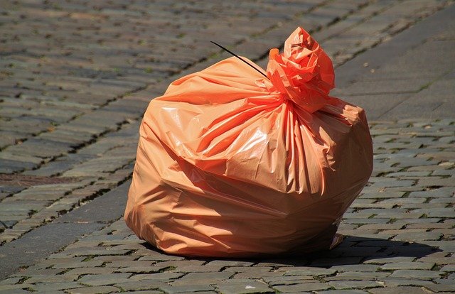 Domodossola: conferisce i rifiuti "fuori orario", multato