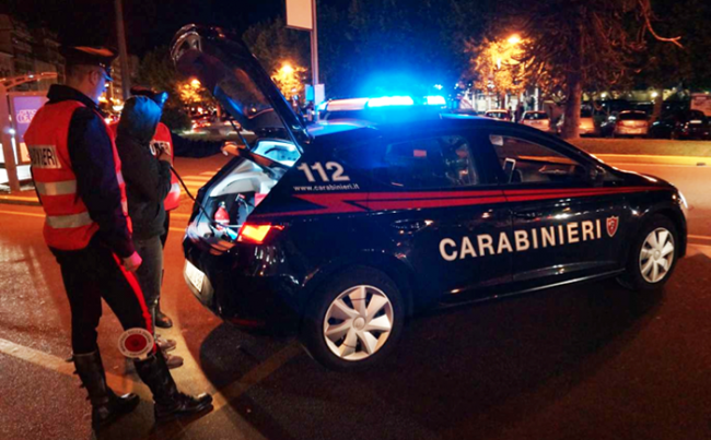 carabinieri notte fermo alcoltest militari paletta images articles cronaca carabinieri thumb medium650 0